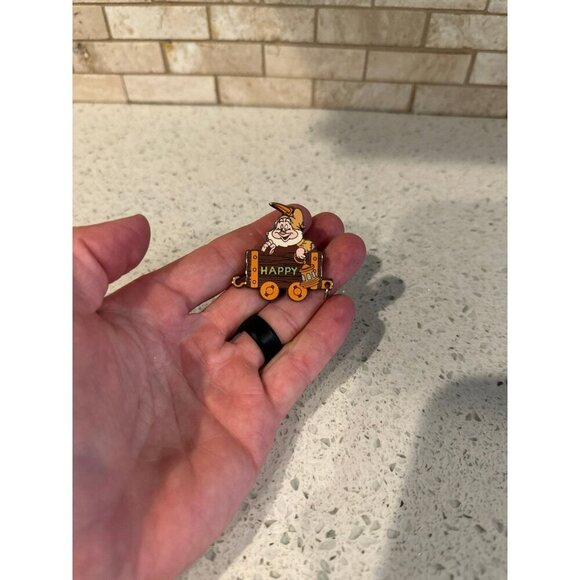 Disney Pin DS 100 Years of Dreams #39 Happy 1937 - Picture 1 of 2